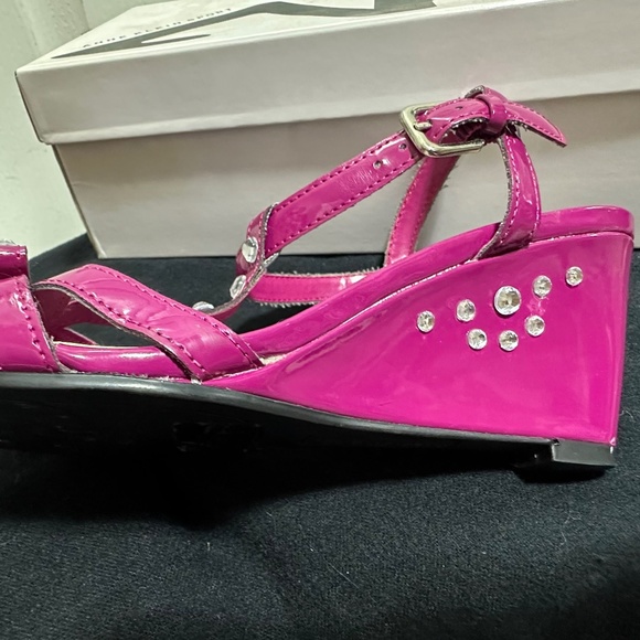 Purple Sz 5 bedazzled heels - Picture 7 of 13